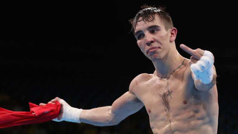 namens de Ier Conlan een dikke vinger.