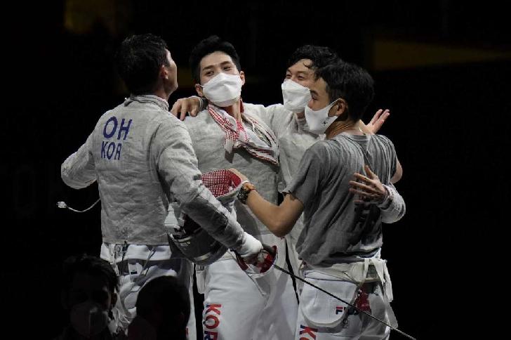  Olympic Champion 2020 Fencing-Sabre Team-men