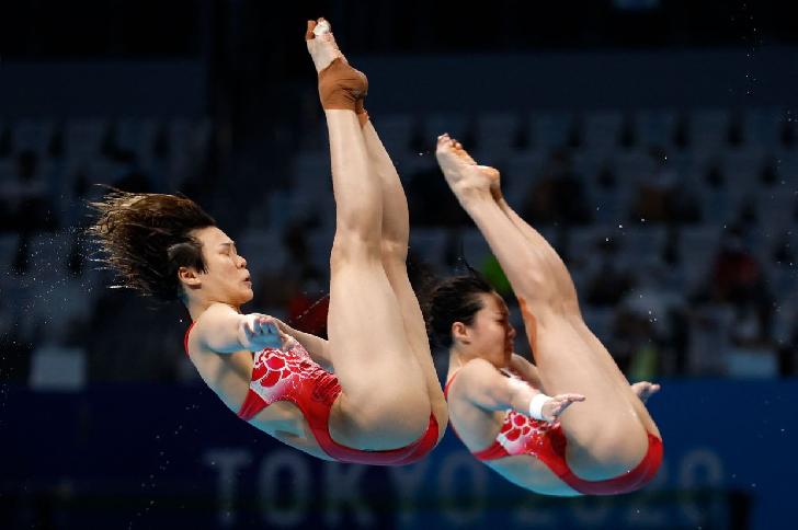 SHI Tingmao WANG Han Olympic Champion 2020 Diving-Synchronized 3m springboard-women