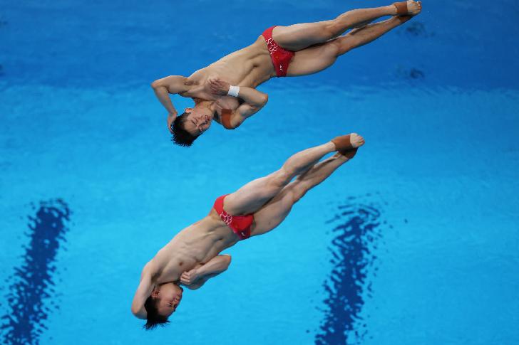 WANG Zongyuan / XIE Siyi Olympic Champion 2020 Diving-Synchronized 3m springboard-men
